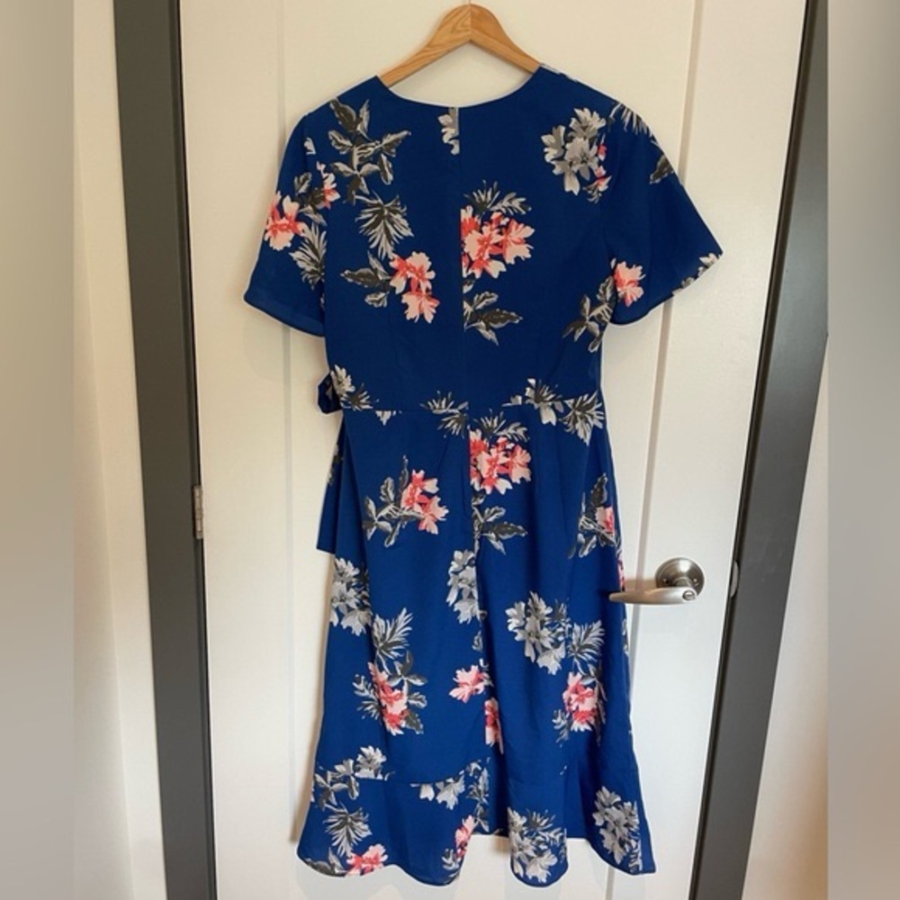 Banana Republic Floral Print Flirty Wrap Midi Dress